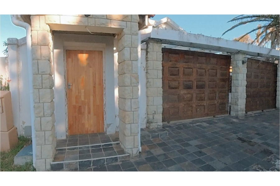 6 Bedroom Property for Sale in Gonubie Eastern Cape